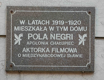  Pola Negri