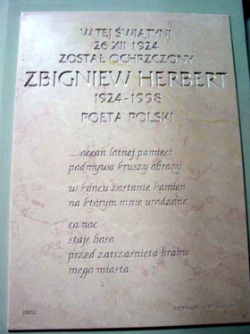 Tablica pamięci Zbigniewa Herberta 